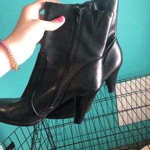 Heel boots
